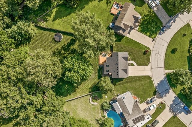 6498 NW Morrell Drive, Parkville, MO 64152