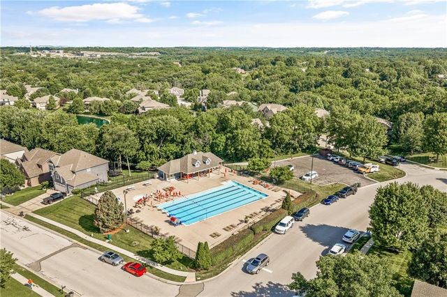 6498 NW Morrell Drive, Parkville, MO 64152