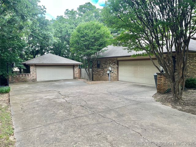 2717 Ridgeway Street, Ardmore, OK 73401