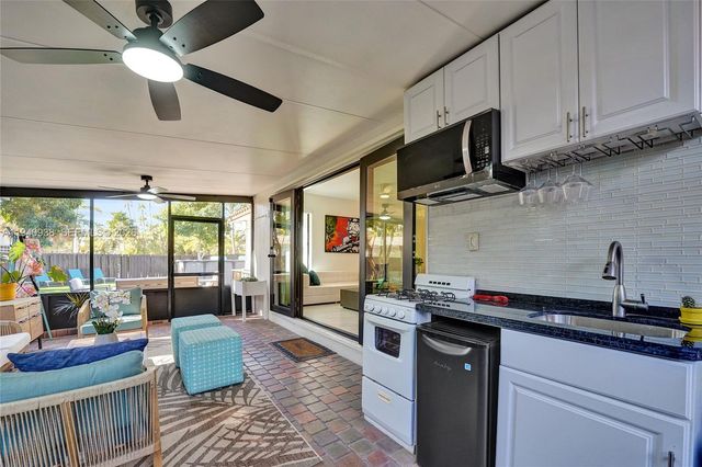 1254 Buchanan St, Hollywood, FL 33019