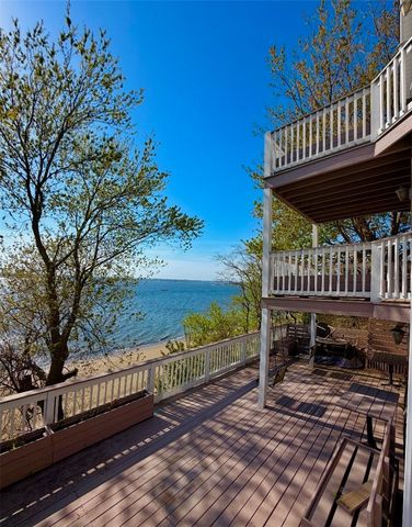 13 Harding Avenue, East Providence, RI 02915