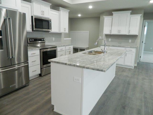 904 23rd St Circle NE, Kasson, MN 55944