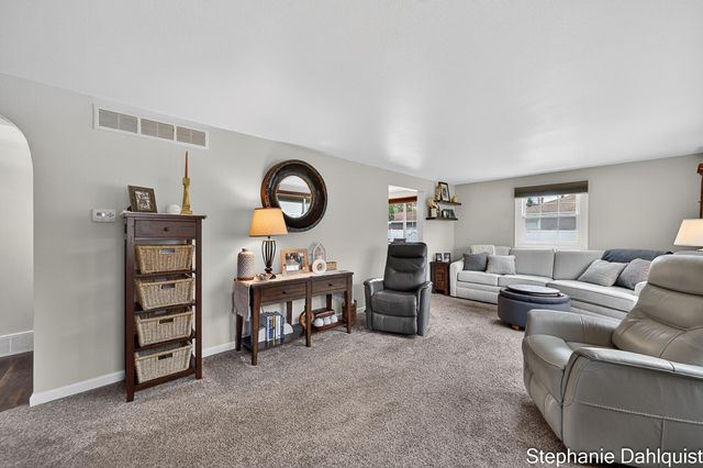 1662 N Roberts Road, Muskegon, MI 49445