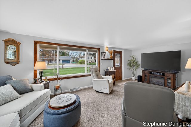 1662 N Roberts Road, Muskegon, MI 49445
