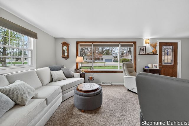1662 N Roberts Road, Muskegon, MI 49445