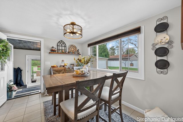 1662 N Roberts Road, Muskegon, MI 49445