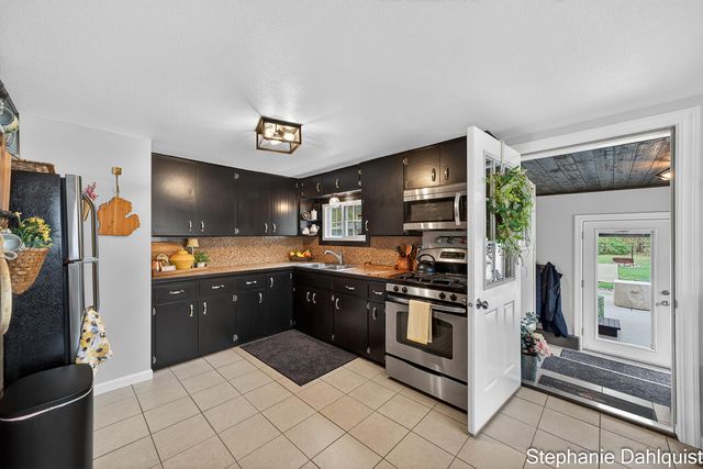 1662 N Roberts Road, Muskegon, MI 49445