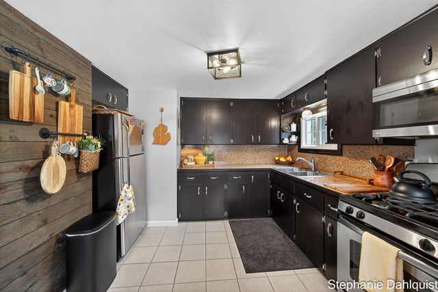 1662 N Roberts Road, Muskegon, MI 49445
