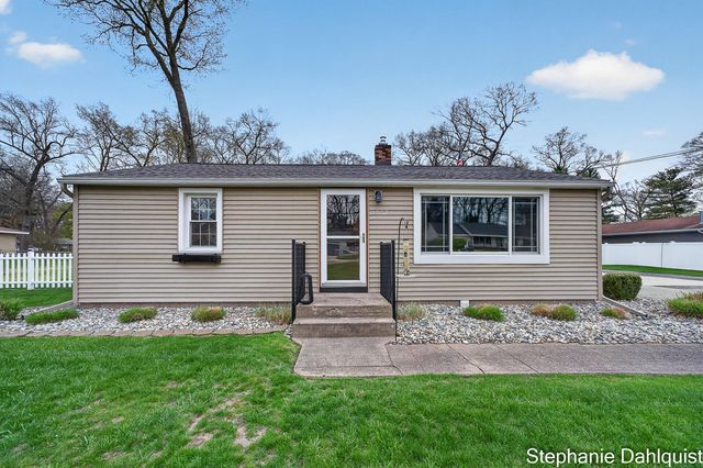 1662 N Roberts Road, Muskegon, MI 49445