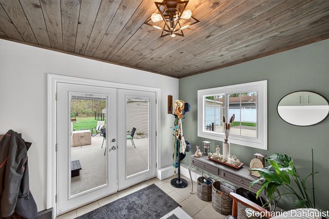 1662 N Roberts Road, Muskegon, MI 49445