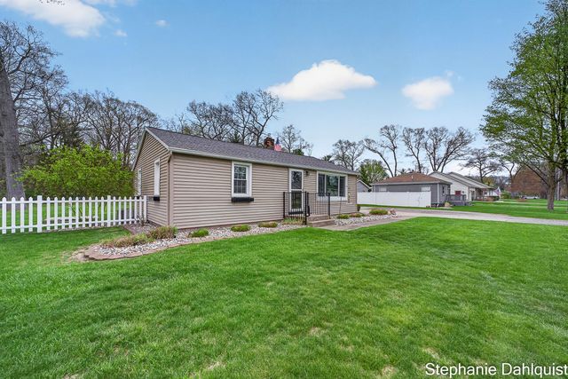 1662 N Roberts Road, Muskegon, MI 49445