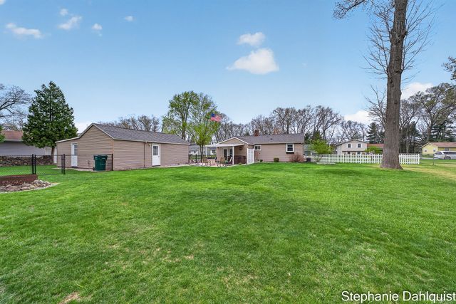 1662 N Roberts Road, Muskegon, MI 49445