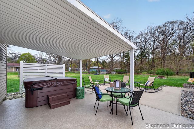 1662 N Roberts Road, Muskegon, MI 49445