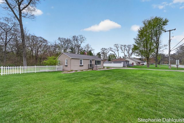 1662 N Roberts Road, Muskegon, MI 49445