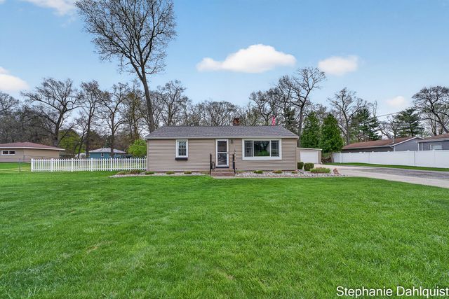 1662 N Roberts Road, Muskegon, MI 49445
