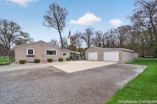 1662 N Roberts Road, Muskegon, MI 49445