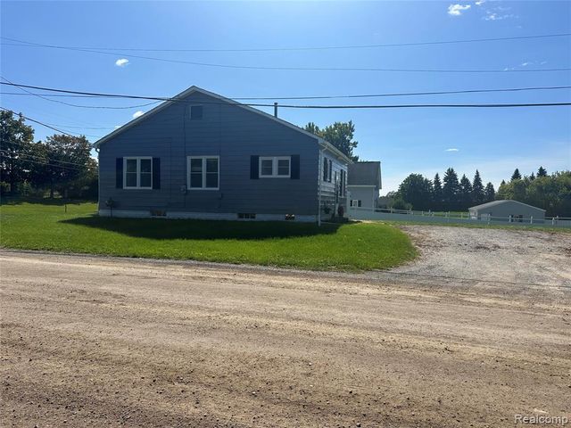 1574 S Graham Road, Flint, MI 48532