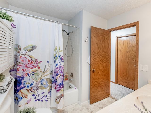 1883 County Road E E, White Bear Lake, MN 55110