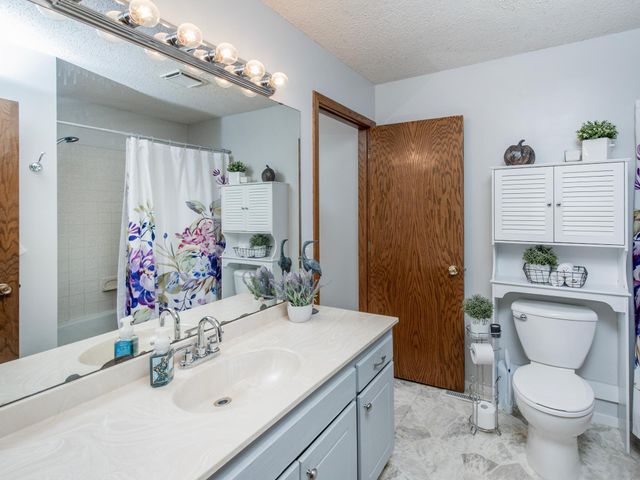 1883 County Road E E, White Bear Lake, MN 55110