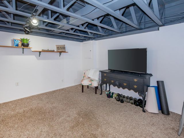 1883 County Road E E, White Bear Lake, MN 55110