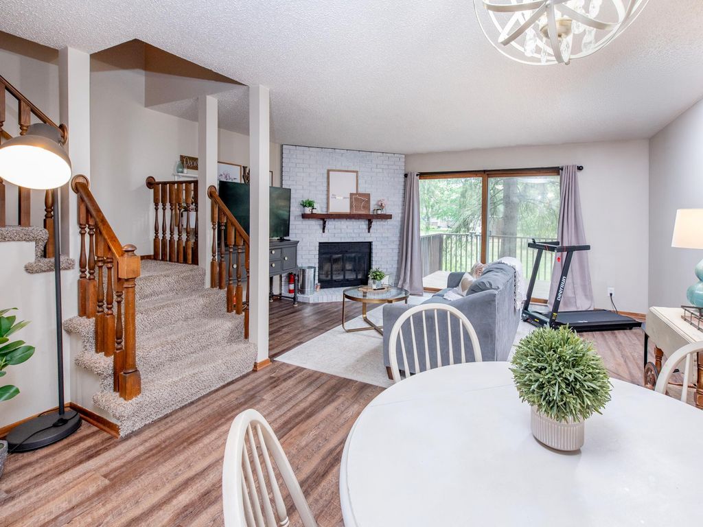 1883 County Road E E, White Bear Lake, MN 55110