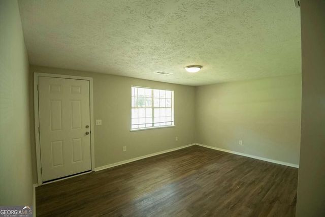 20 Woodland Drive, Carrollton, GA 30117