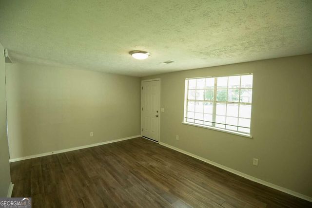 20 Woodland Drive, Carrollton, GA 30117