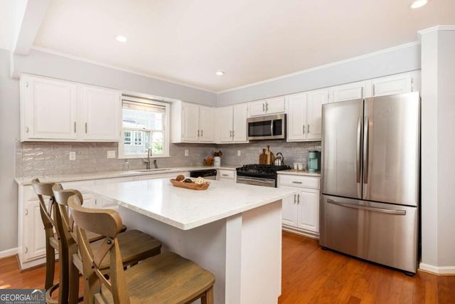 1095 Dunbarton Trace NE, Atlanta, GA 30319