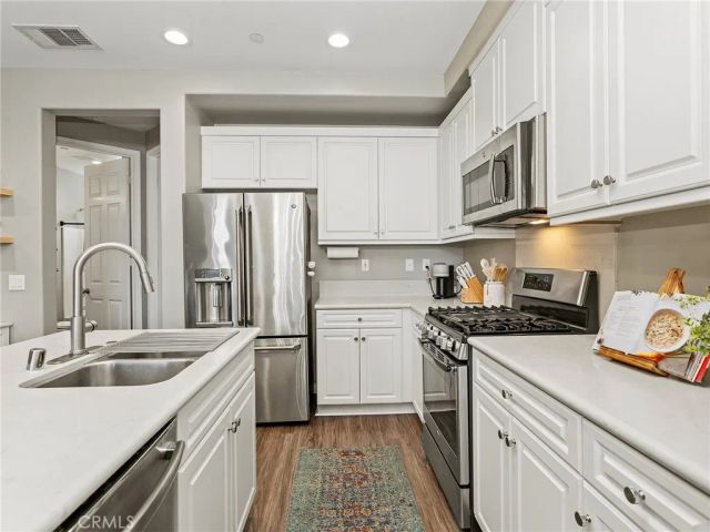 14860 Nordhoff Street, Panorama City, CA 91402