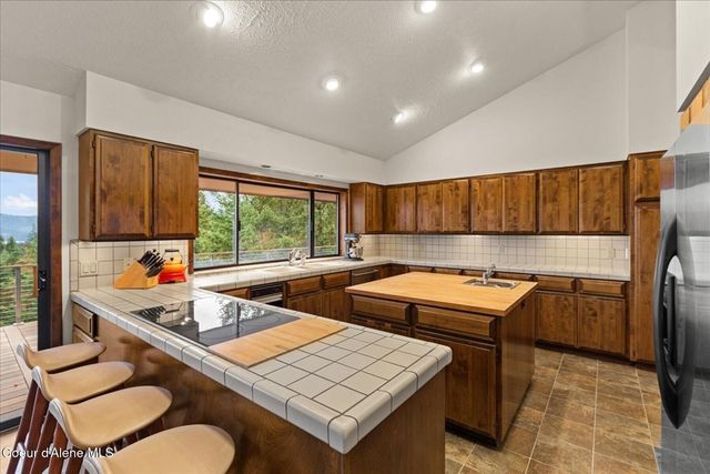 2305 E Packsaddle Dr, Coeur D'alene, ID 83815