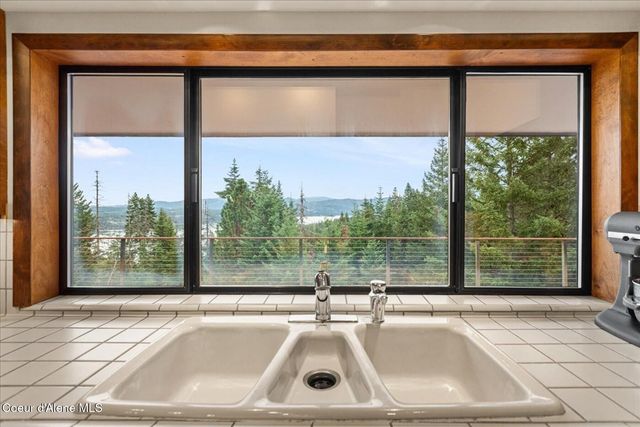 2305 E Packsaddle Dr, Coeur D'alene, ID 83815