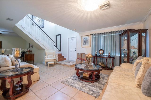 10 NW 110th Ave, Plantation, FL 33324