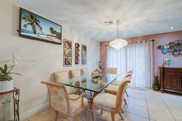 10 NW 110th Ave, Plantation, FL 33324