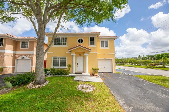10 NW 110th Ave, Plantation, FL 33324