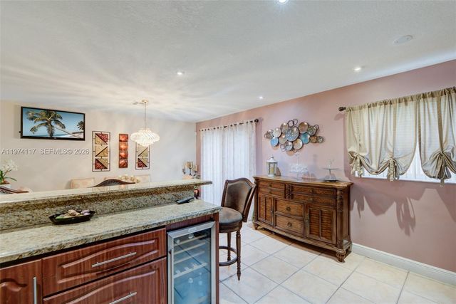 10 NW 110th Ave, Plantation, FL 33324