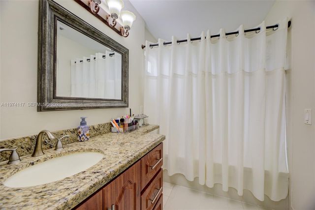 10 NW 110th Ave, Plantation, FL 33324