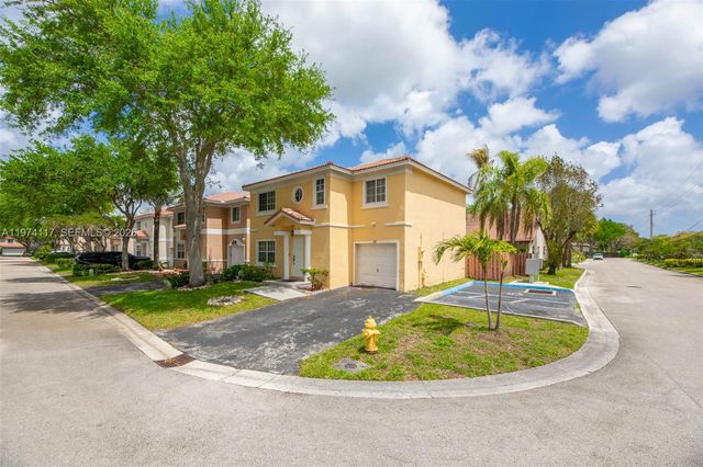 10 NW 110th Ave, Plantation, FL 33324