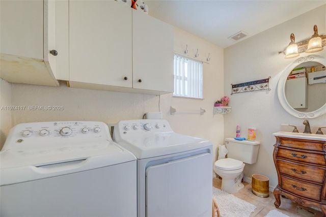 10 NW 110th Ave, Plantation, FL 33324