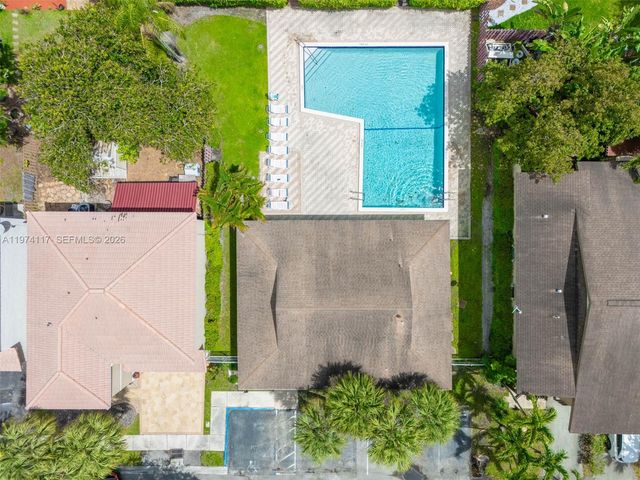 10 NW 110th Ave, Plantation, FL 33324