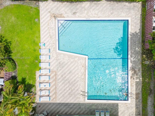 10 NW 110th Ave, Plantation, FL 33324