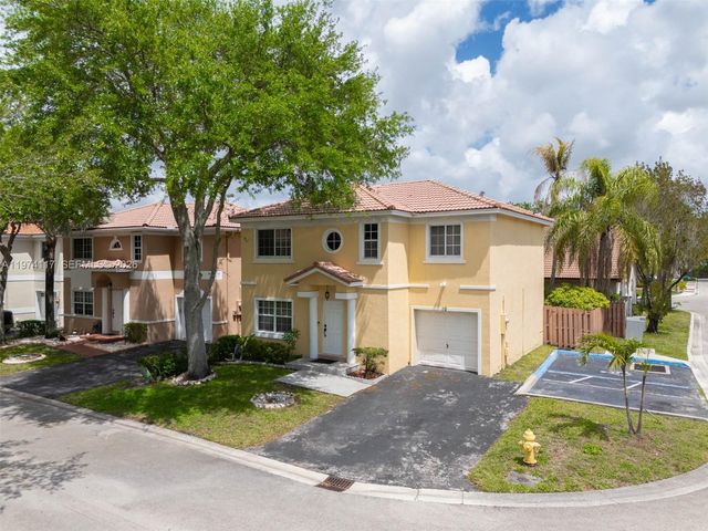 10 NW 110th Ave, Plantation, FL 33324