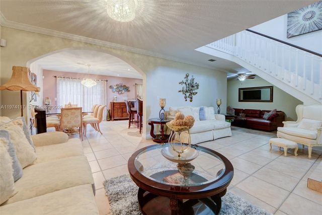 10 NW 110th Ave, Plantation, FL 33324