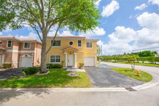 10 NW 110th Ave, Plantation, FL 33324