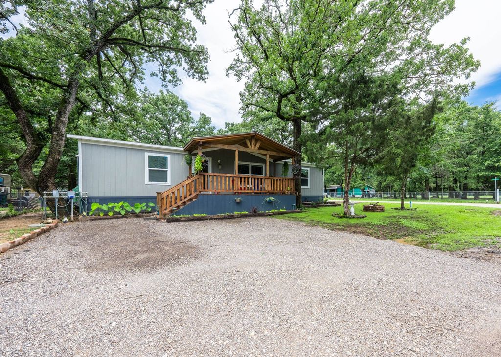 200 Pecos Drive, Mabank, TX 75156