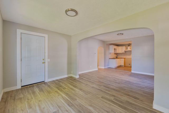 919 AVENUE C, Council Bluffs, IA 51503