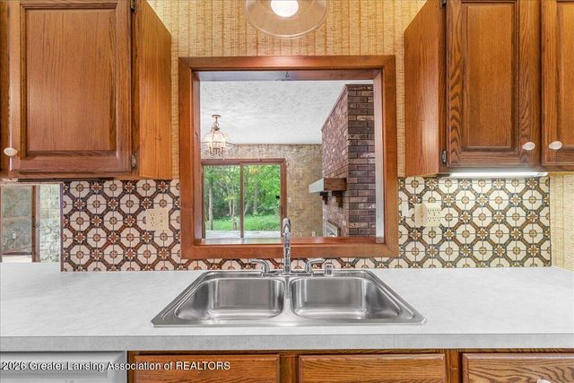 928 Whittier Drive, East Lansing, MI 48823