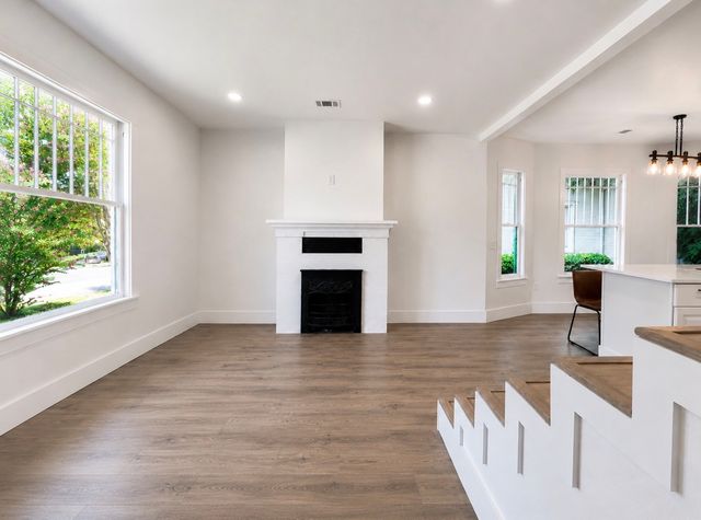 2229 College Avenue, Fort Worth, TX 76110