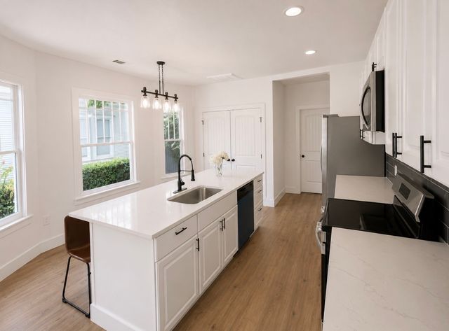 2229 College Avenue, Fort Worth, TX 76110
