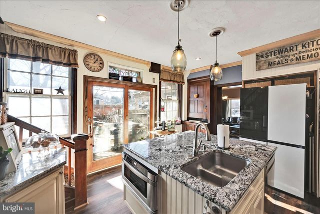 5 CHURCH ST, Glen Rock, PA 17327