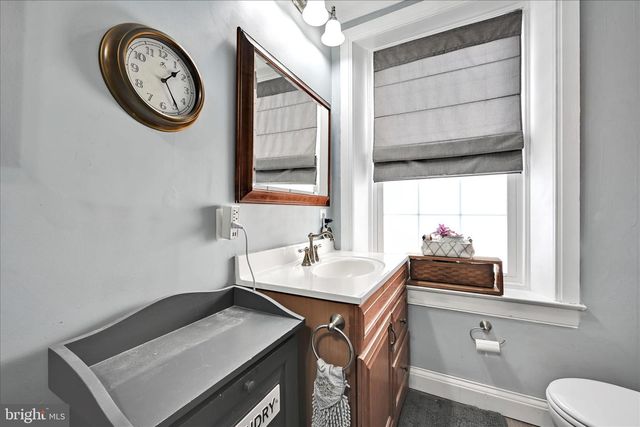 5 CHURCH ST, Glen Rock, PA 17327